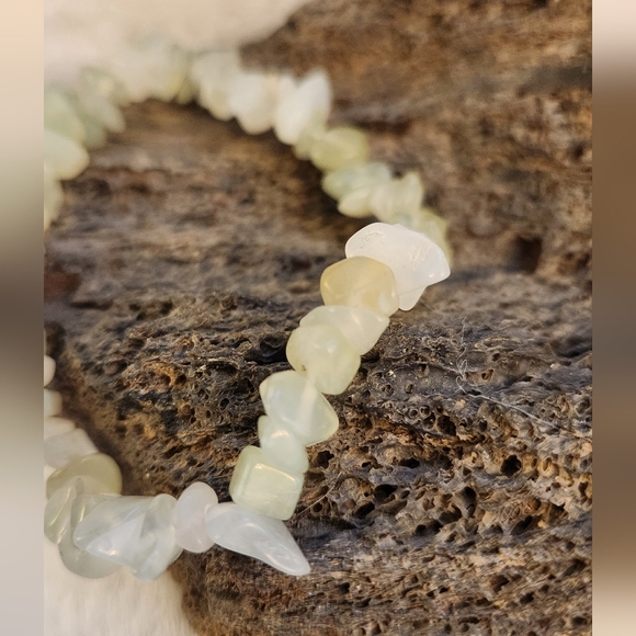 Light Green Crystal Bracelet - Picture 3 of 4